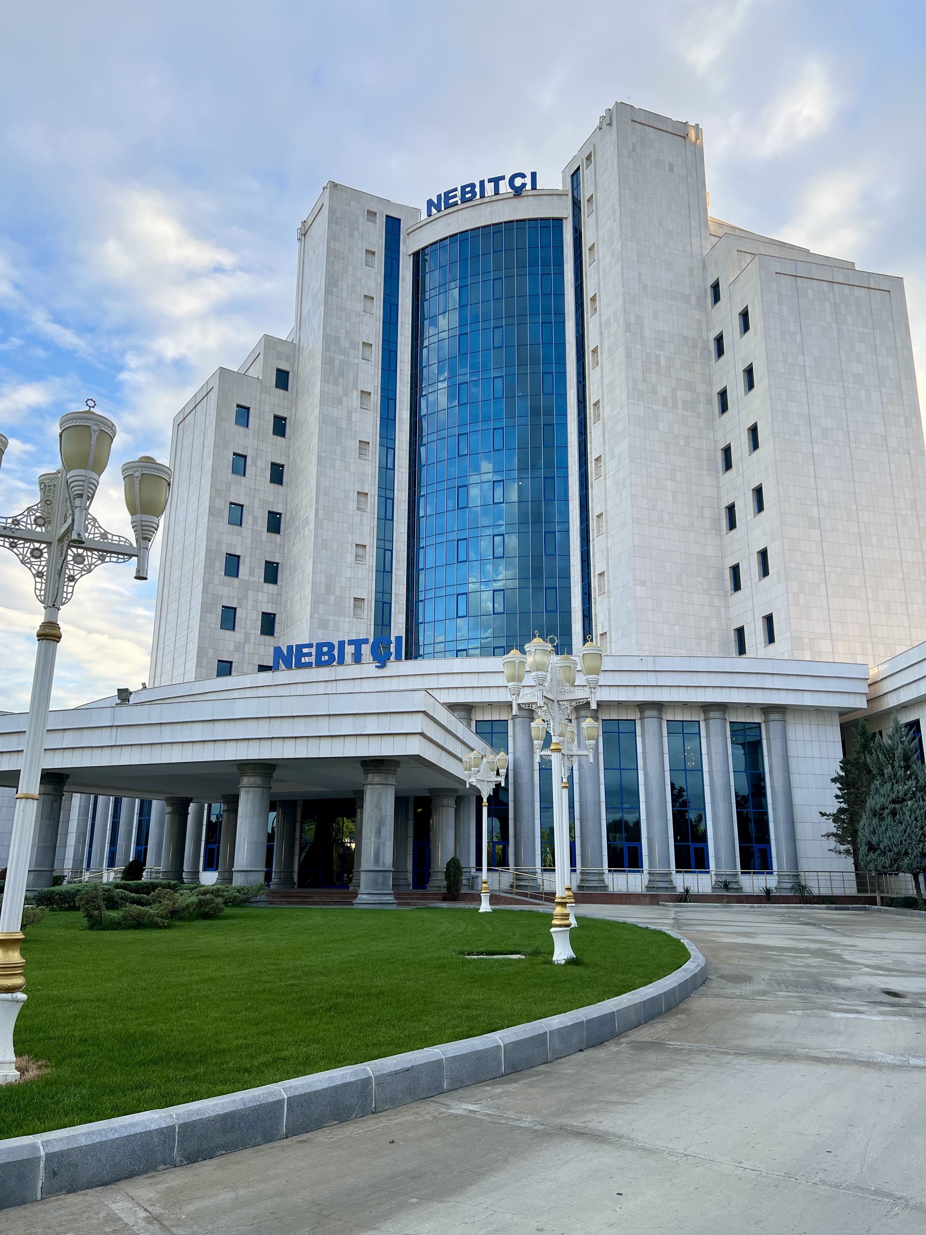 Nebitçi myhmanhanasy